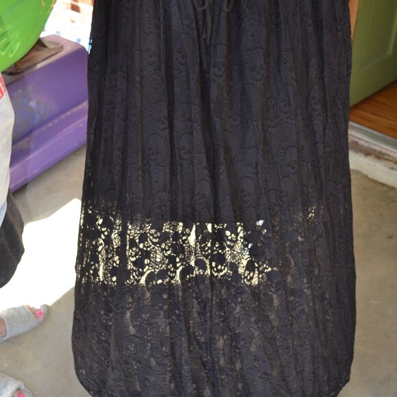 Hot Topic Dress size 2 Maxi Skull Lace Short Lined Lace Front Sleeveless Goth - Picture 3 of 6
